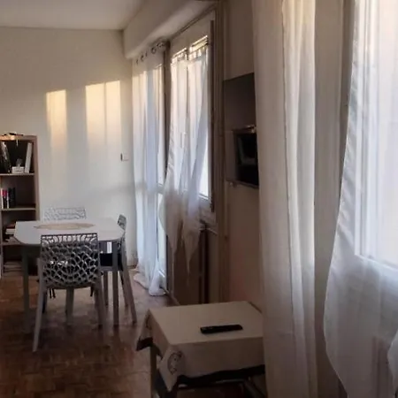 Caen Avec Parking Gratuit Apartamento Mondeville (Calvados)
